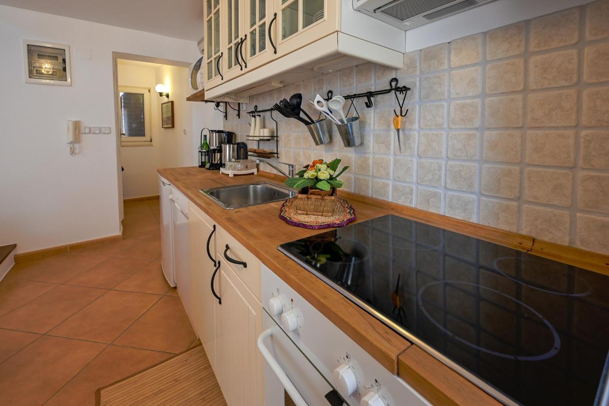 Alice Apartment With Balcony Rovinj Exterior foto